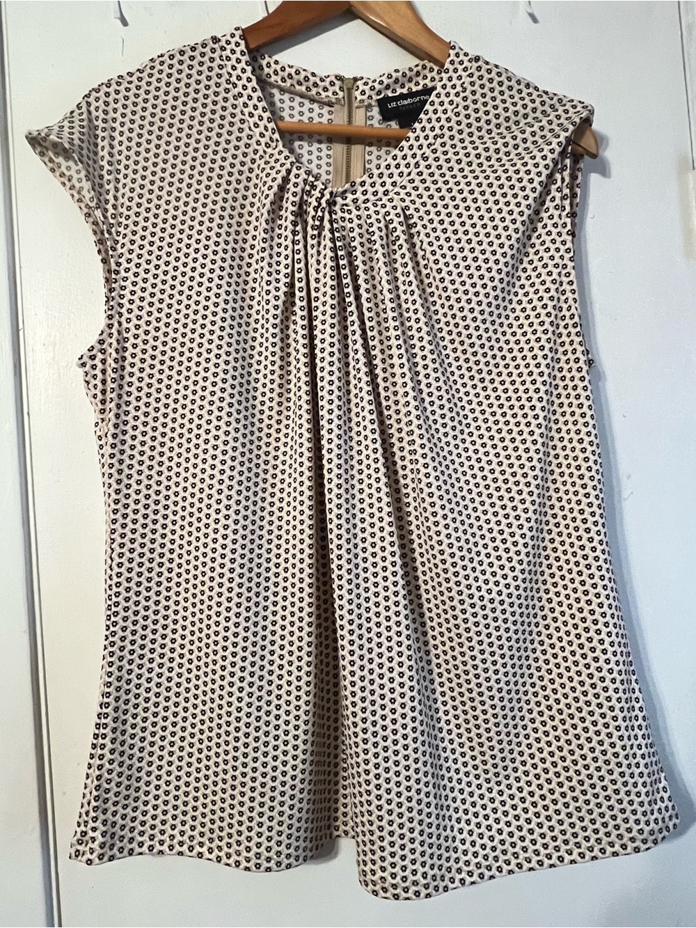 Liz Claiborne Career Cream Polka Dot Cap Sleeve Blouse